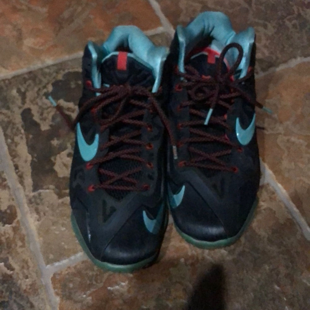 Men’s Nike LeBron 11 emerald jade - Picture 2 of 3